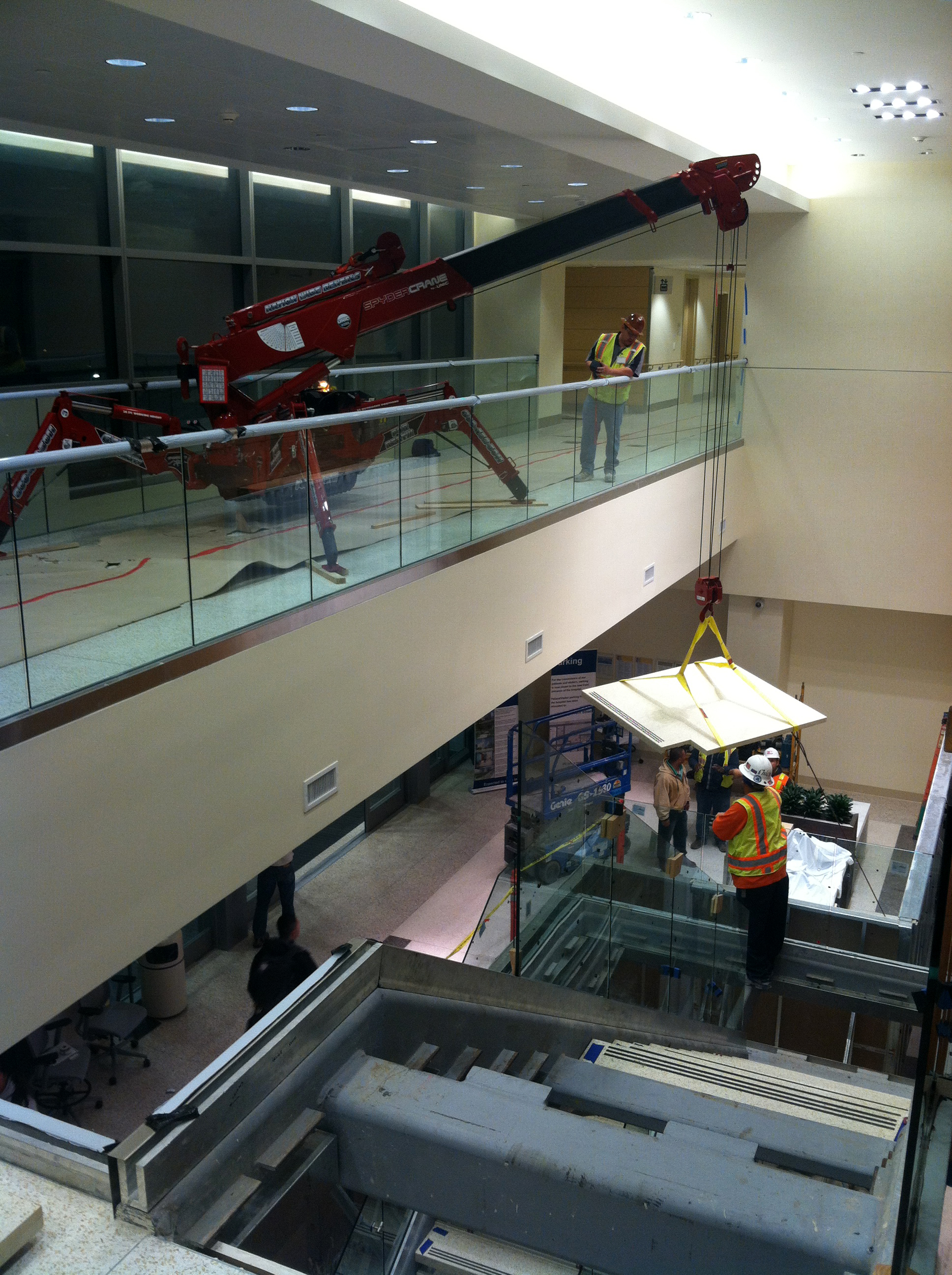 SPYDERCRANE mini crane photo