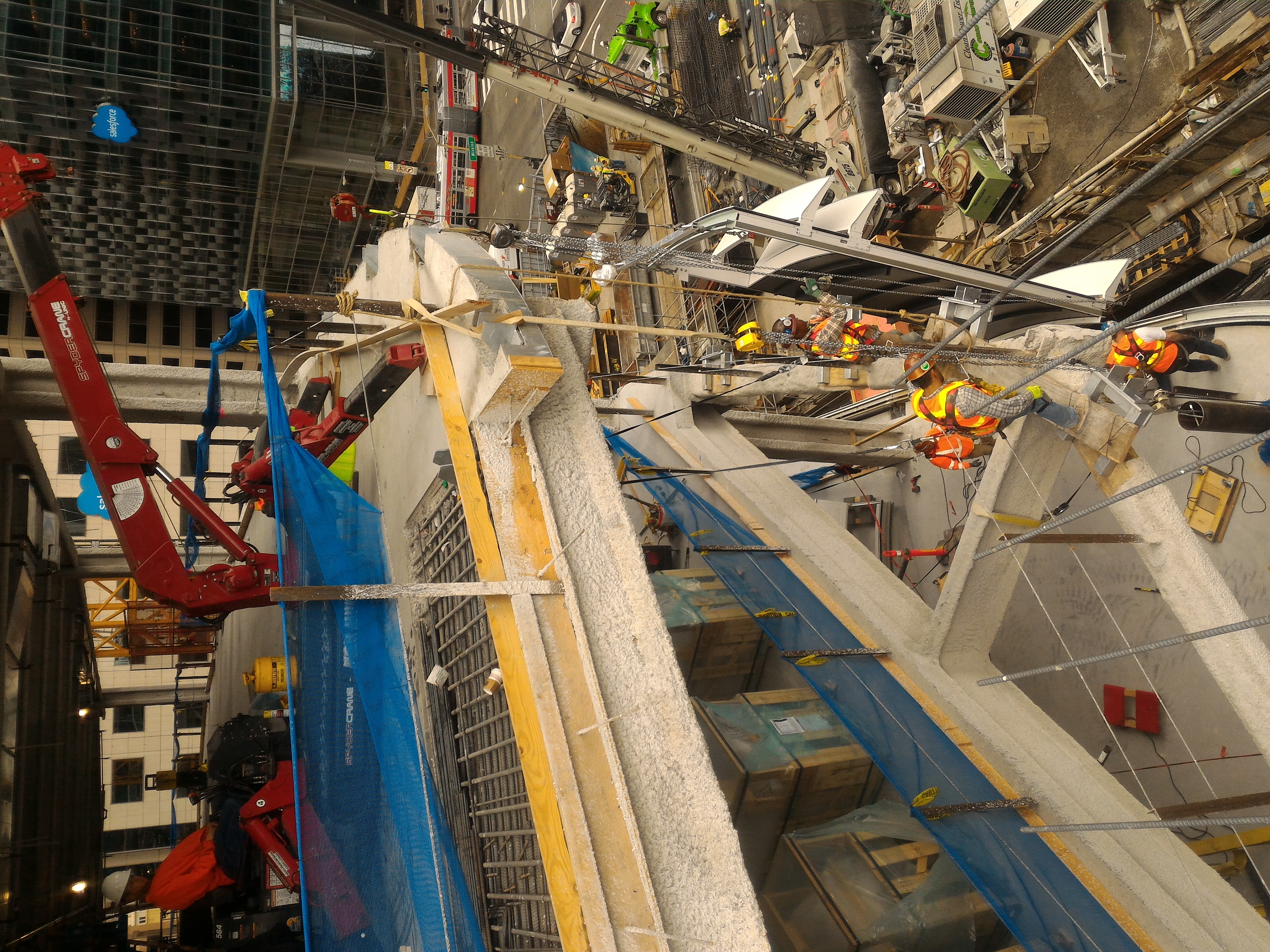 SPYDERCRANE 700 Series mini crane lifting materials