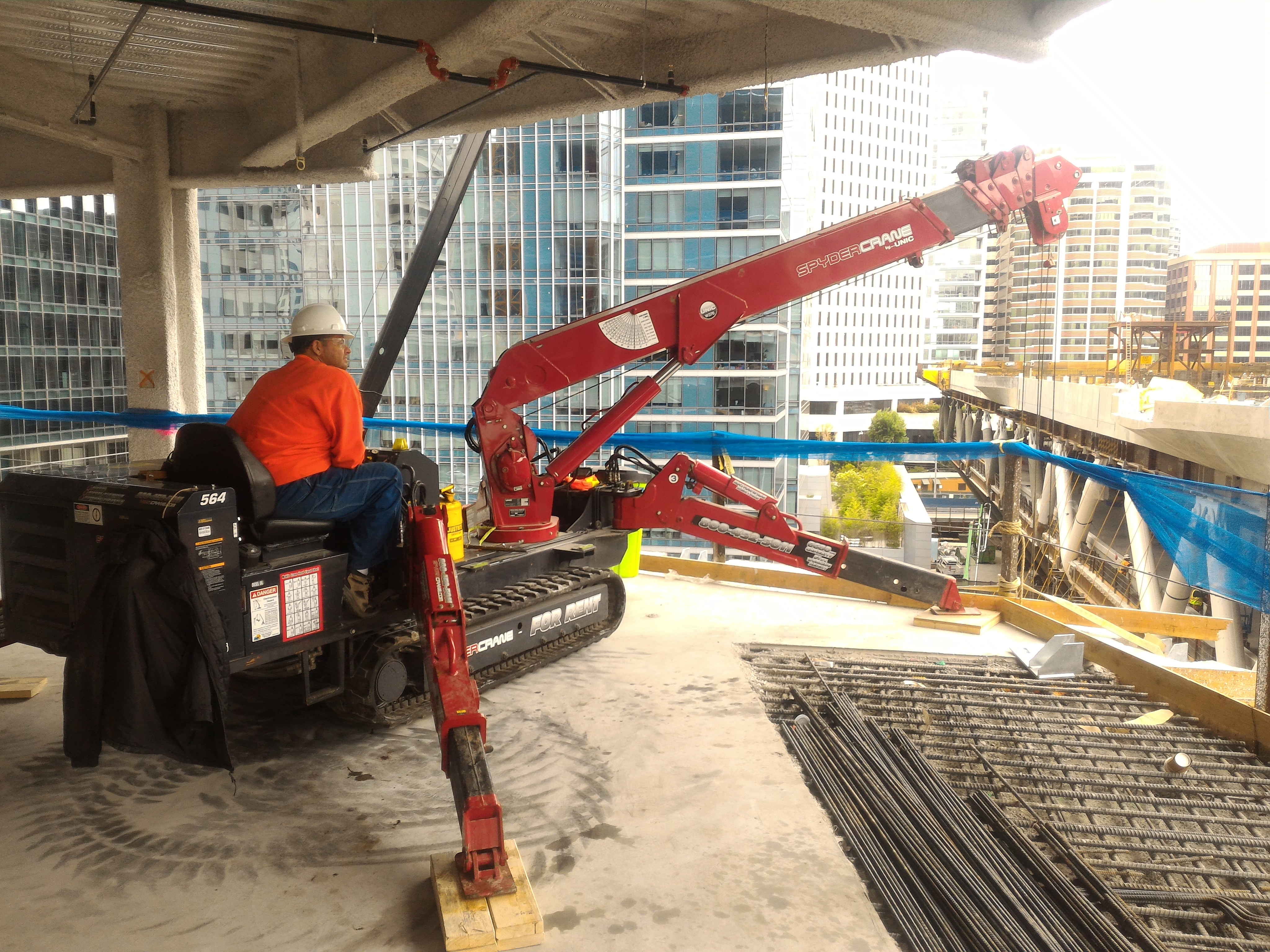 SPYDERCRANE crane at work