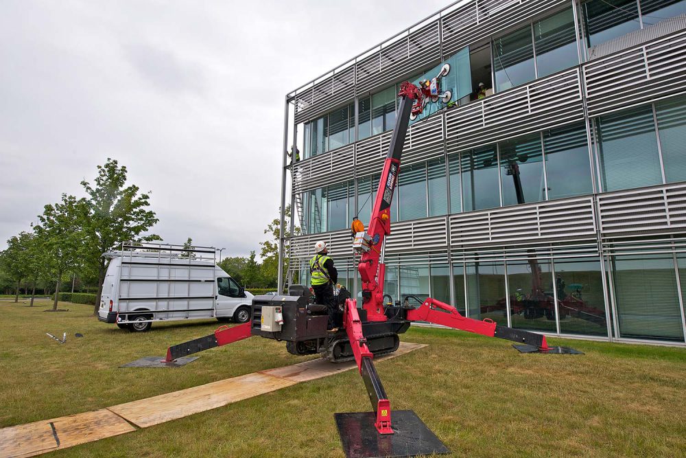 SPYDERCRANE URW506 mini crane on jobsite