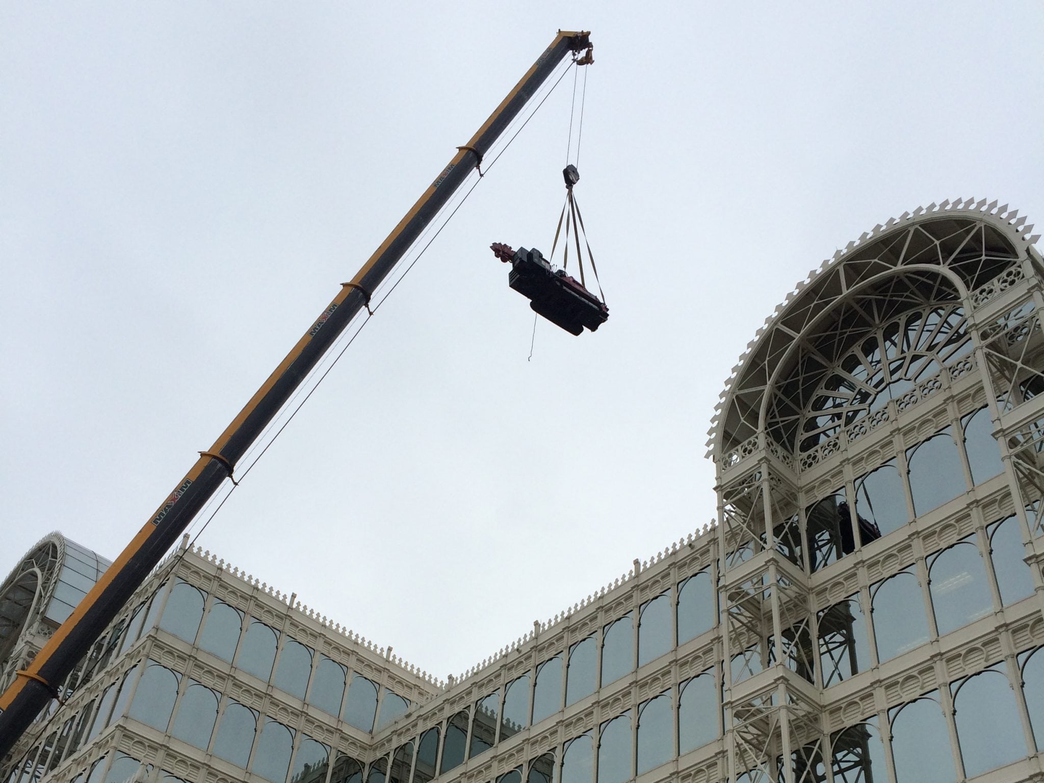 hoisting a spydercrane