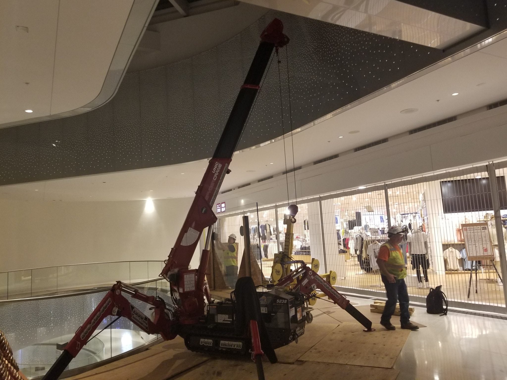 mall crane