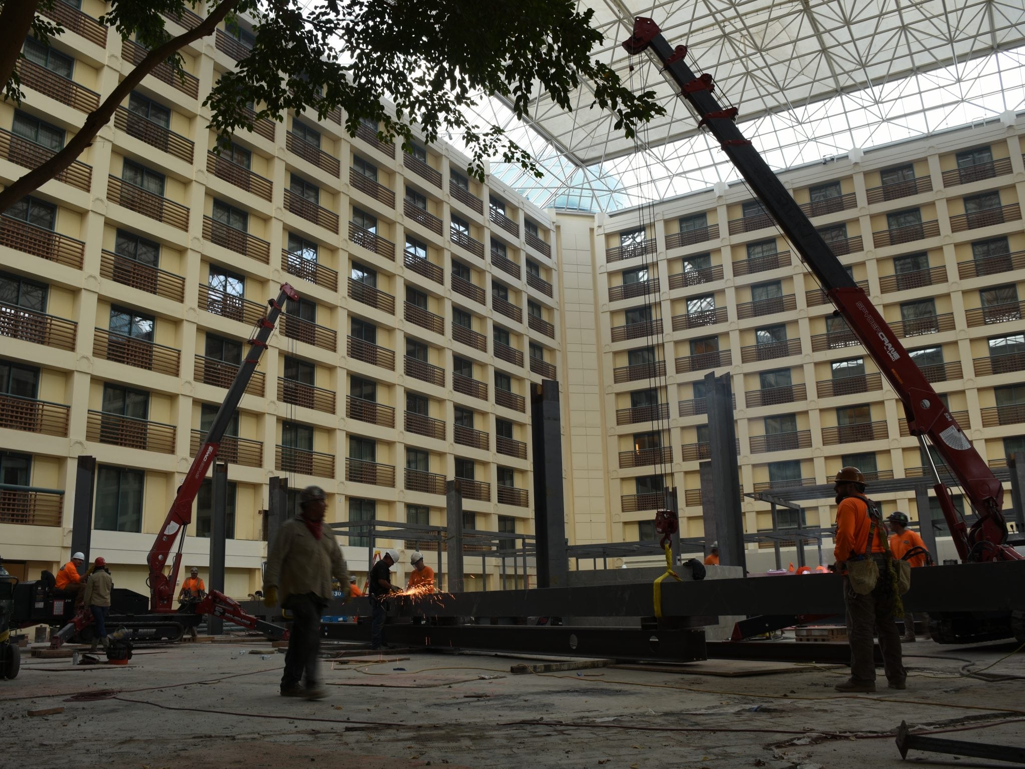 DSC_0545 indoor steel crane